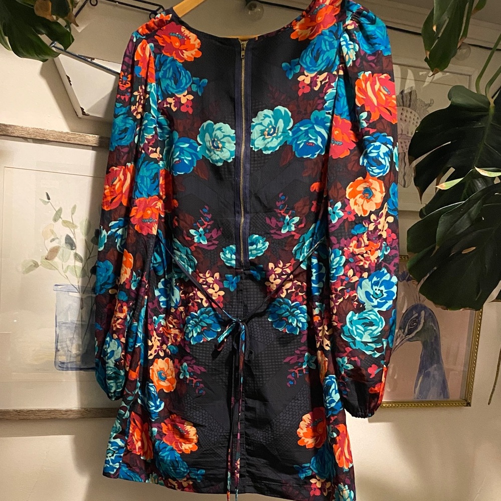 Xhilaration multi-colored floral mini dress w/balloon sleeves & a zippered back